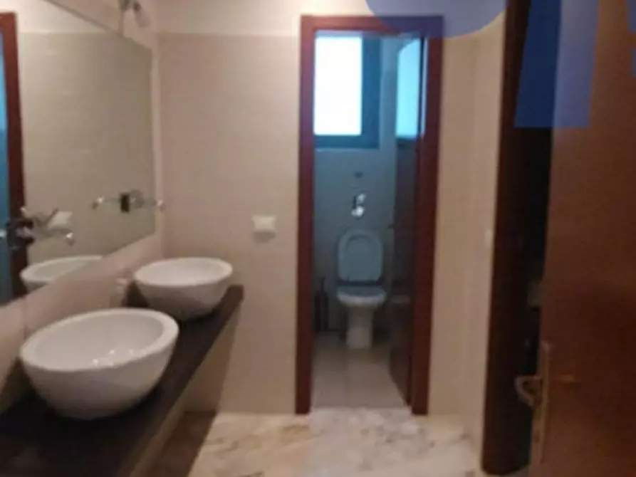 Immagine 17 di Ufficio in affitto  in PIAZZA CARBONARI a Milano