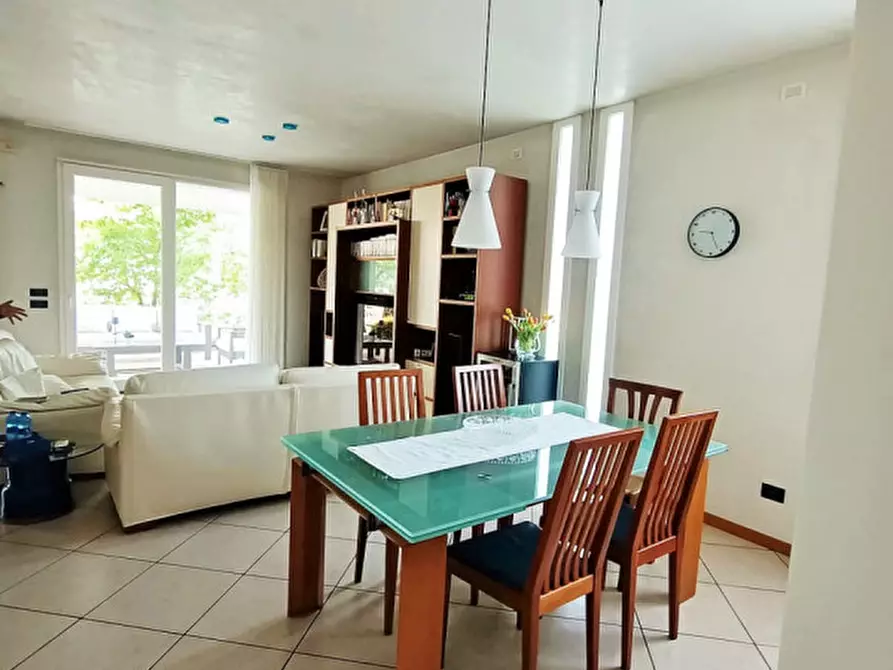 Immagine 3 di Casa bifamiliare in vendita  in Via John Fitzgerald Kennedy 53 a Riese Pio x