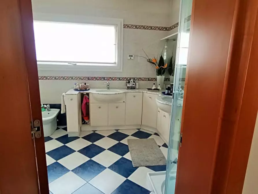 Immagine 11 di Casa bifamiliare in vendita  in Via John Fitzgerald Kennedy 53 a Riese Pio x