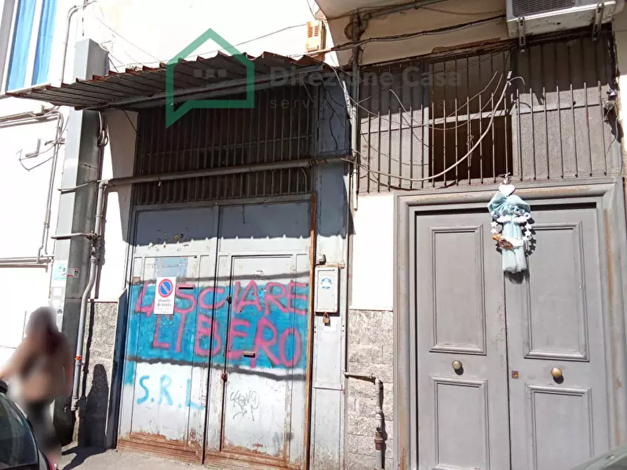 Immagine 2 di Palazzo in vendita  in Via Generale Pianell 1 c a Napoli