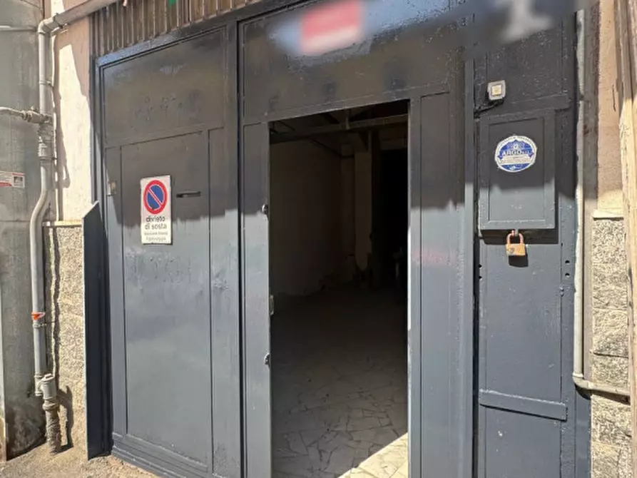 Immagine 3 di Palazzo in vendita  in Via Generale Pianell 1 c a Napoli