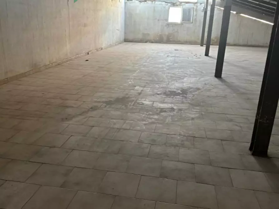 Immagine 10 di Palazzo in vendita  in Via Generale Pianell 1 c a Napoli