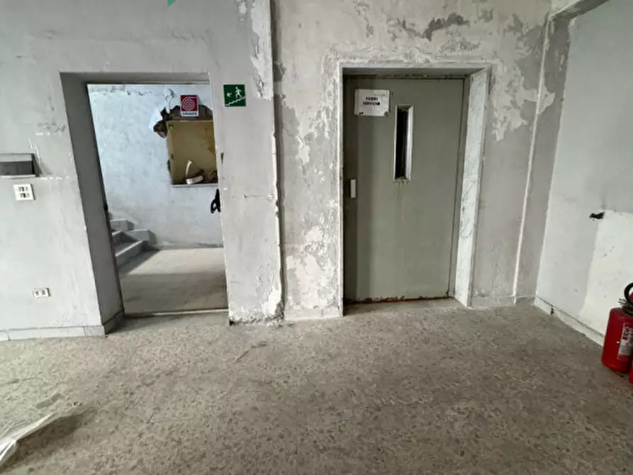 Immagine 16 di Palazzo in vendita  in Via Generale Pianell 1 c a Napoli