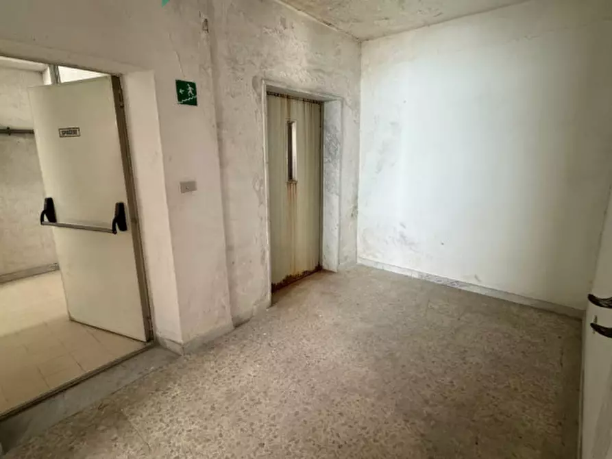 Immagine 17 di Palazzo in vendita  in Via Generale Pianell 1 c a Napoli
