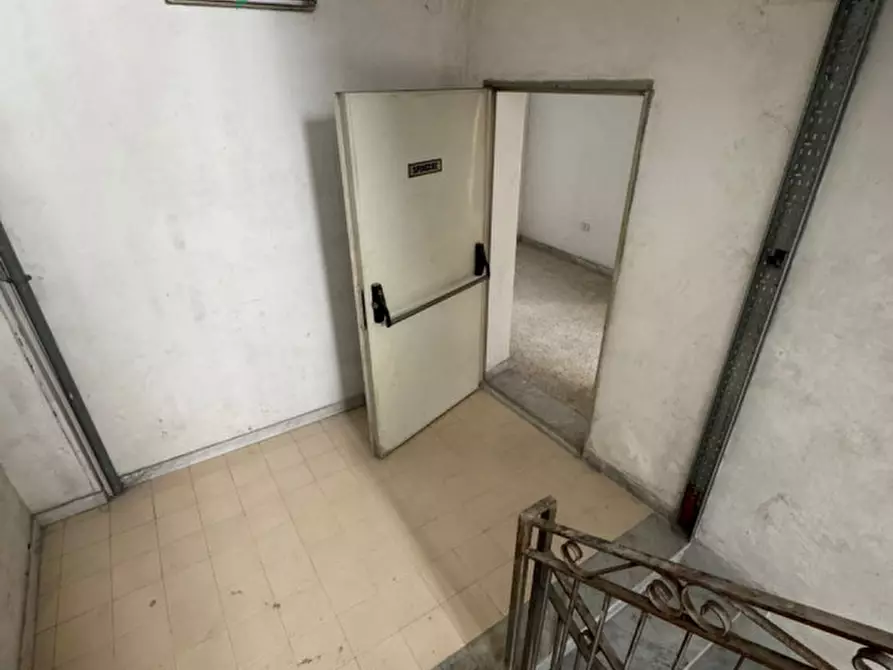 Immagine 18 di Palazzo in vendita  in Via Generale Pianell 1 c a Napoli