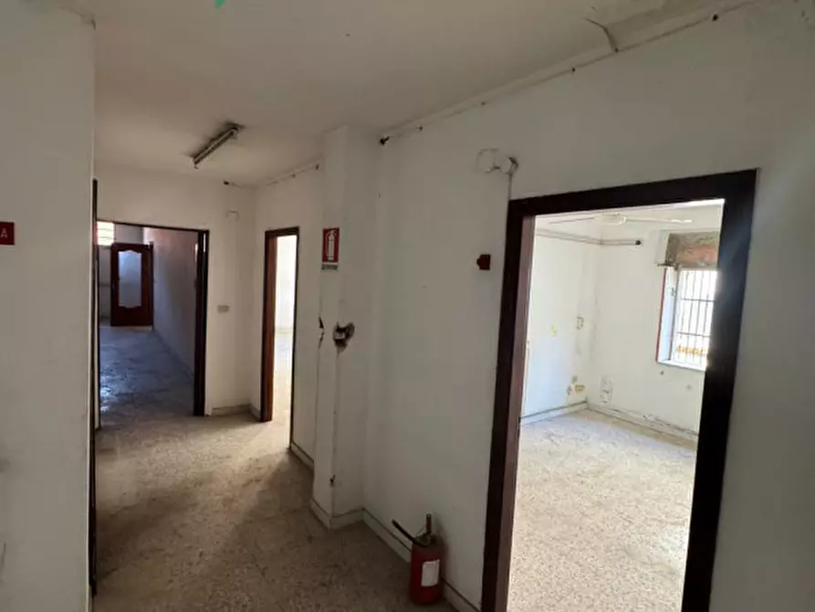 Immagine 23 di Palazzo in vendita  in Via Generale Pianell 1 c a Napoli