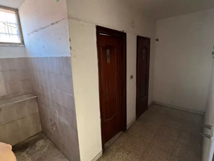 Immagine 25 di Palazzo in vendita  in Via Generale Pianell 1 c a Napoli
