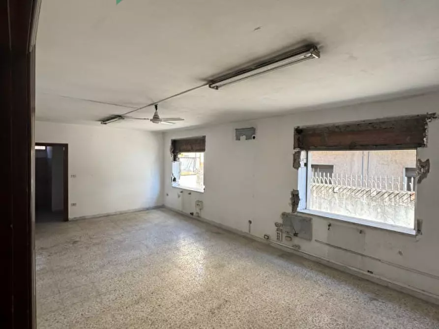 Immagine 27 di Palazzo in vendita  in Via Generale Pianell 1 c a Napoli