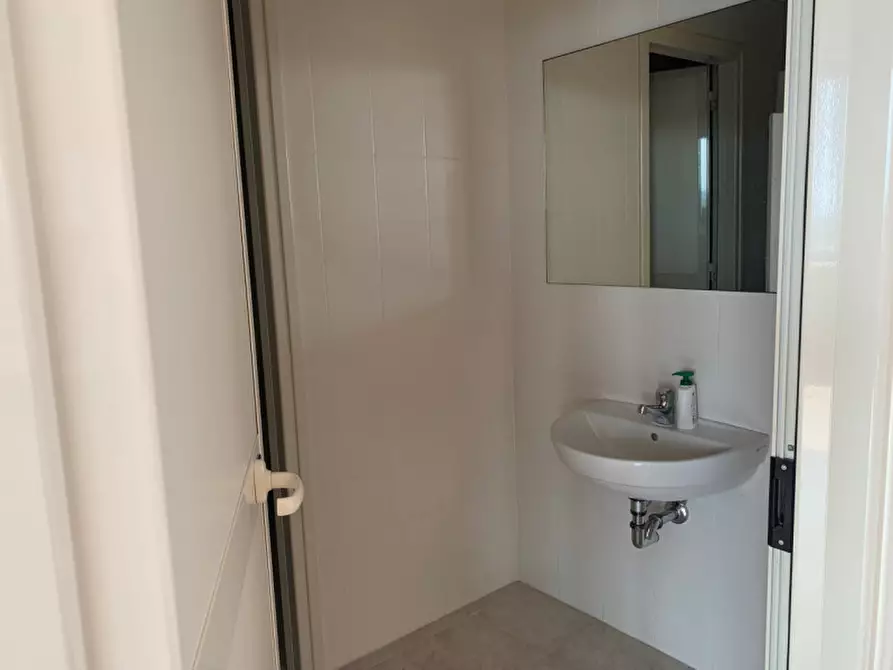 Immagine 12 di Ufficio in vendita  in Via Padova a Cartura