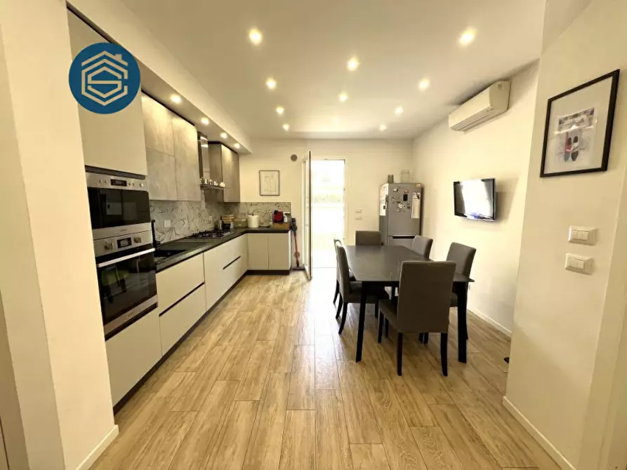 Immagine 2 di Casa indipendente in vendita  in Via dei Bruni 1 a Campi Bisenzio