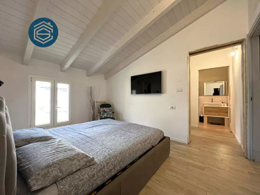 Immagine 27 di Casa indipendente in vendita  in Via dei Bruni 1 a Campi Bisenzio