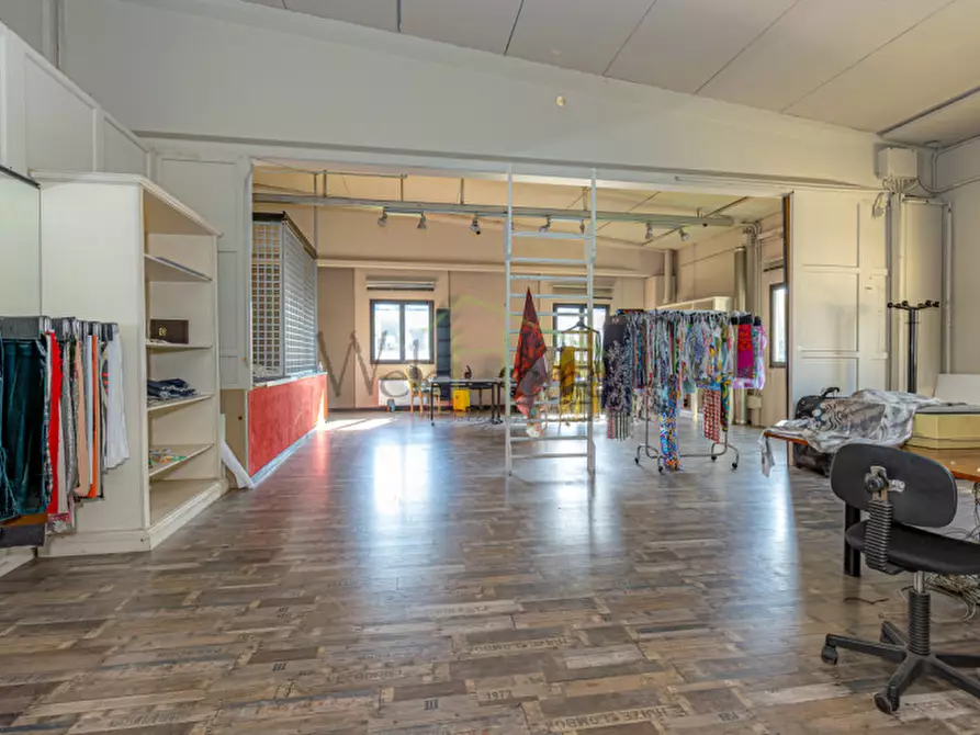 Immagine 18 di Capannone industriale in affitto  a Tavernerio