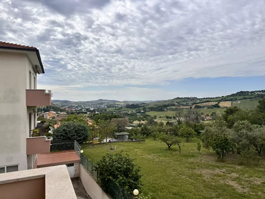 Immagine 10 di Casa bifamiliare in vendita  in Via Alpi 17 a Ancona