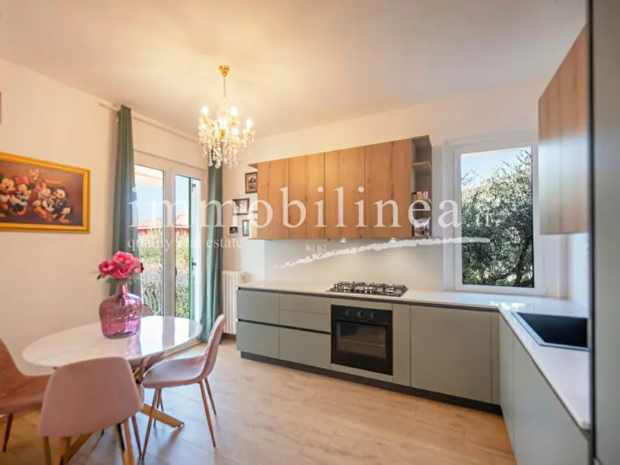 Immagine 3 di Villa in vendita  in via paiari a Lazise