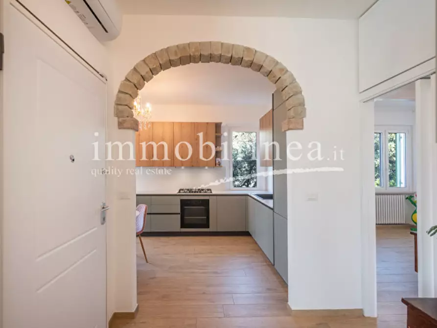 Immagine 5 di Villa in vendita  in via paiari a Lazise