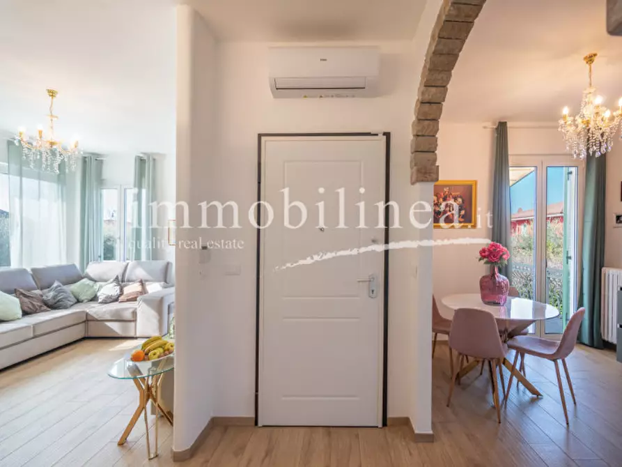 Immagine 6 di Villa in vendita  in via paiari a Lazise