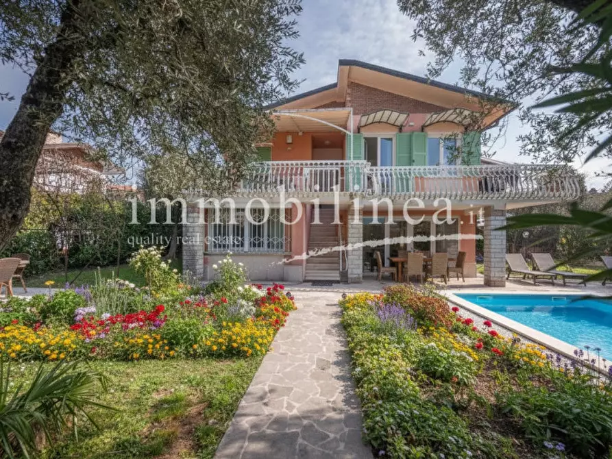 Immagine 16 di Villa in vendita  in via paiari a Lazise
