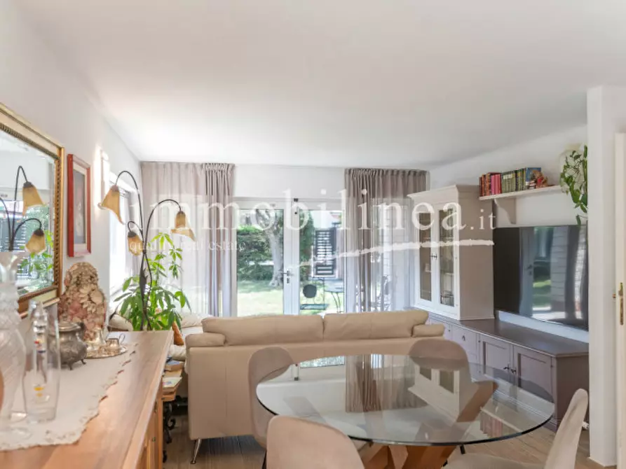 Immagine 17 di Villa in vendita  in via paiari a Lazise