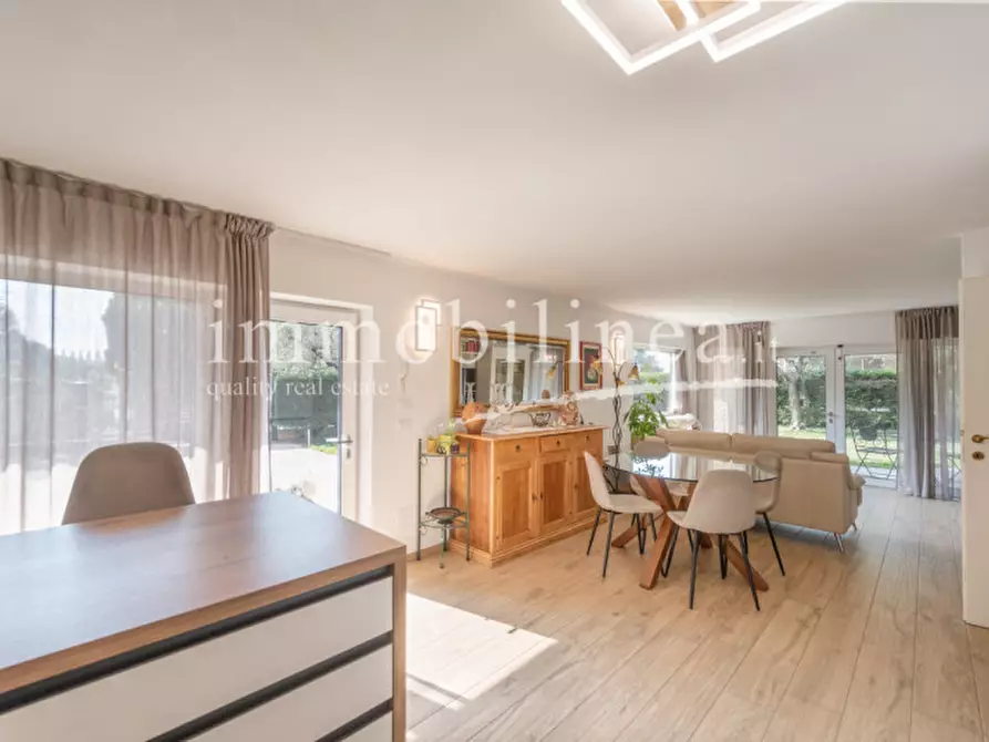Immagine 19 di Villa in vendita  in via paiari a Lazise