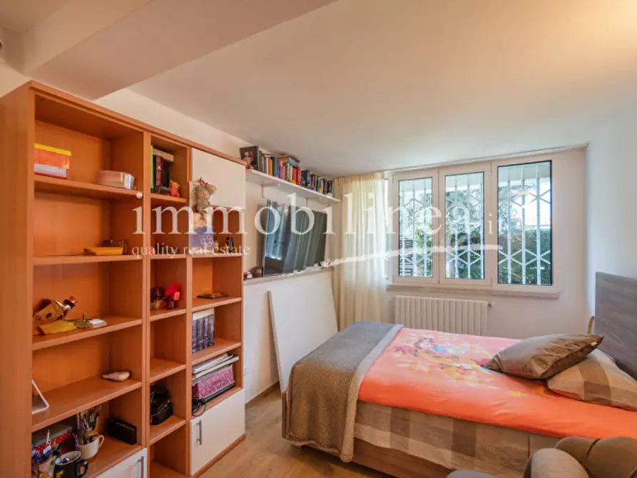 Immagine 19 di Villa in vendita  in via paiari a Lazise