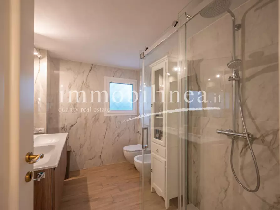 Immagine 24 di Villa in vendita  in via paiari a Lazise