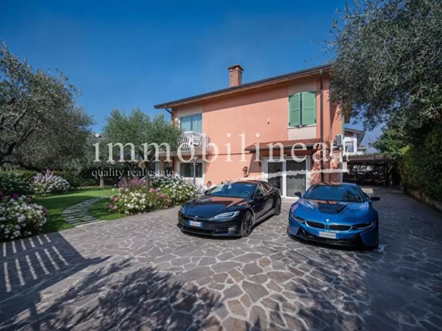 Immagine 28 di Villa in vendita  in via paiari a Lazise