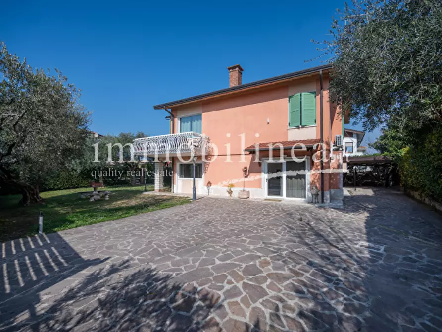 Immagine 29 di Villa in vendita  in via paiari a Lazise