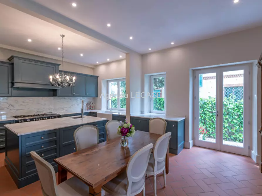 Immagine 6 di Villa in affitto  in Viale della Repubblica a Forte Dei Marmi