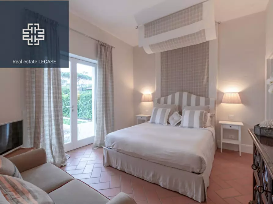 Immagine 15 di Villa in affitto  in Viale della Repubblica a Forte Dei Marmi