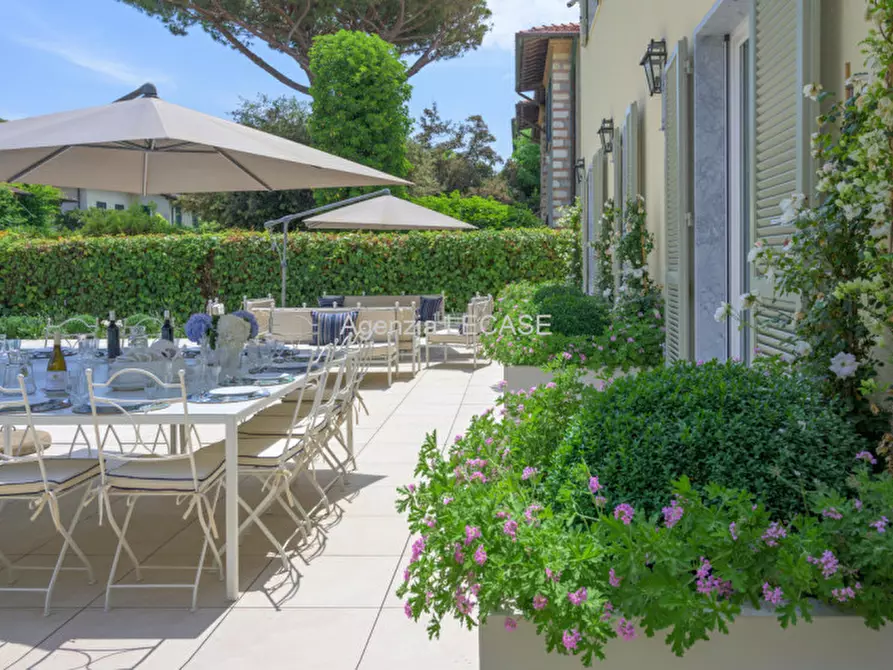 Immagine 38 di Villa in affitto  in Viale della Repubblica a Forte Dei Marmi