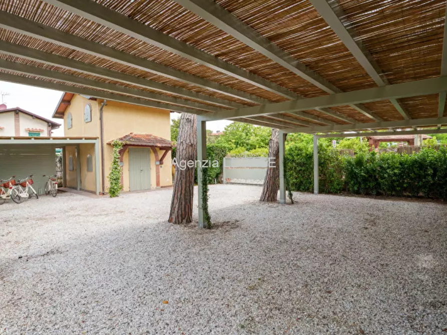 Immagine 42 di Villa in affitto  in Viale della Repubblica a Forte Dei Marmi