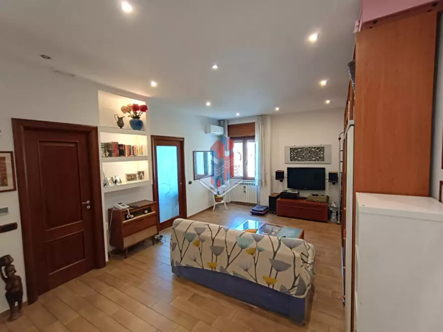 Immagine 6 di Appartamento in vendita  in VIA B.CAVALLINO a Napoli