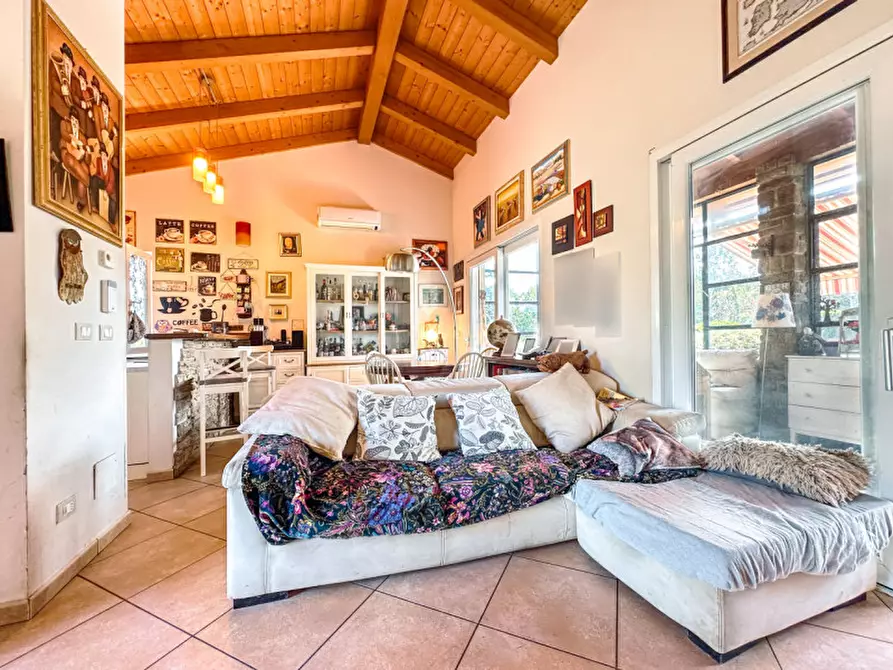 Immagine 5 di Villa in vendita  in Via Alpini d'Italia 16 a Boca