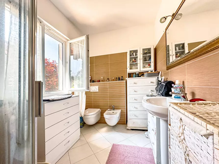 Immagine 16 di Villa in vendita  in Via Alpini d'Italia 16 a Boca