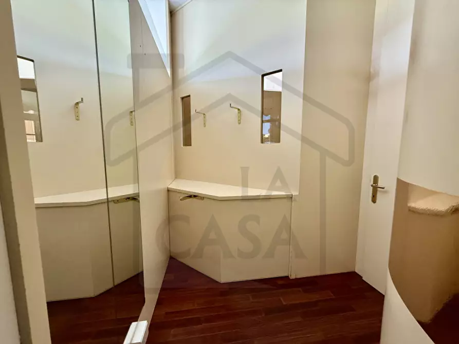 Immagine 9 di Negozio in affitto  in Via Francesco Petrarca a Montegrotto Terme