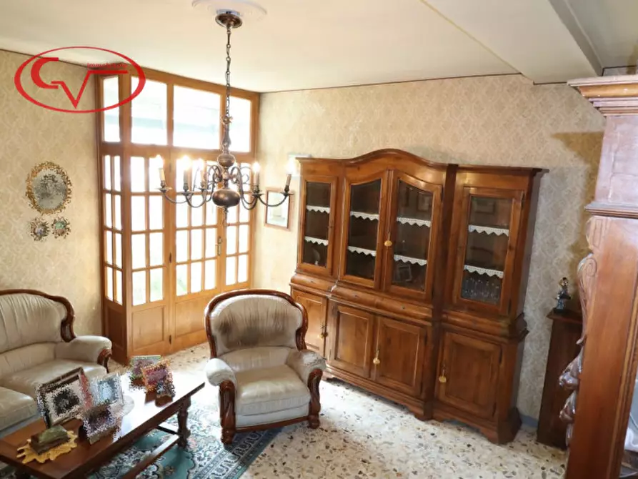 Immagine 4 di Appartamento in vendita  in via fratelli cervi a Montevarchi