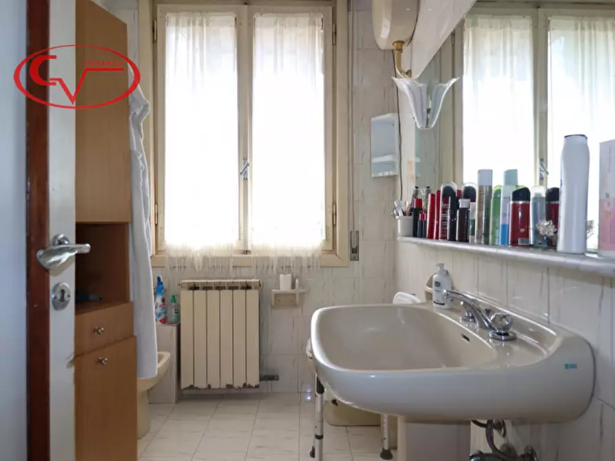 Immagine 28 di Appartamento in vendita  in via fratelli cervi a Montevarchi