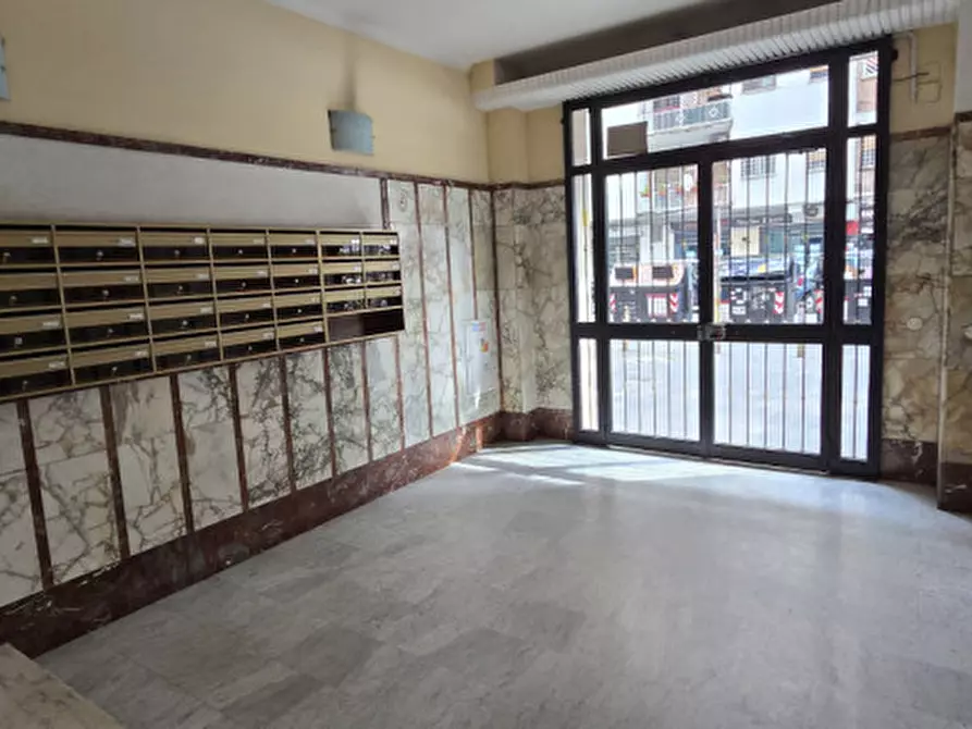 Immagine 32 di Appartamento in vendita  in Via Licinio Stolone 106 a Roma