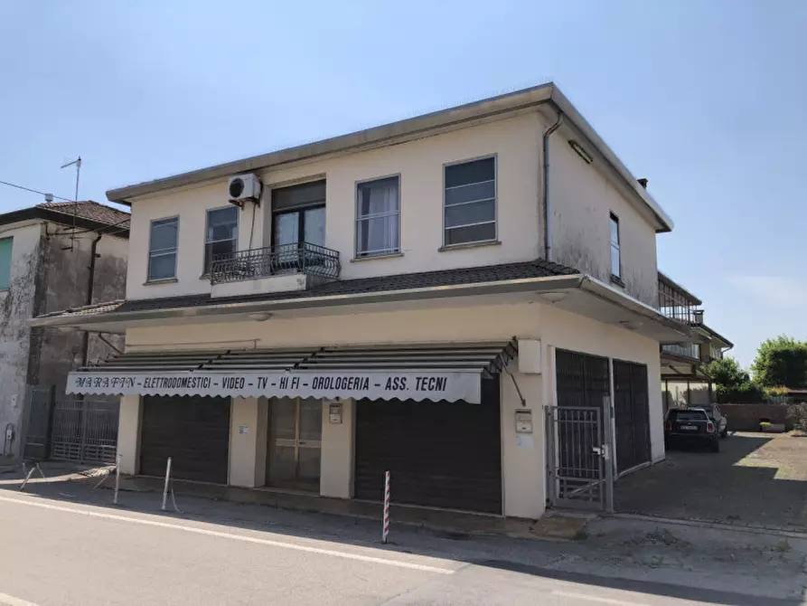 Immagine 1 di Casa indipendente in vendita  in via San Donato 66 a Correzzola