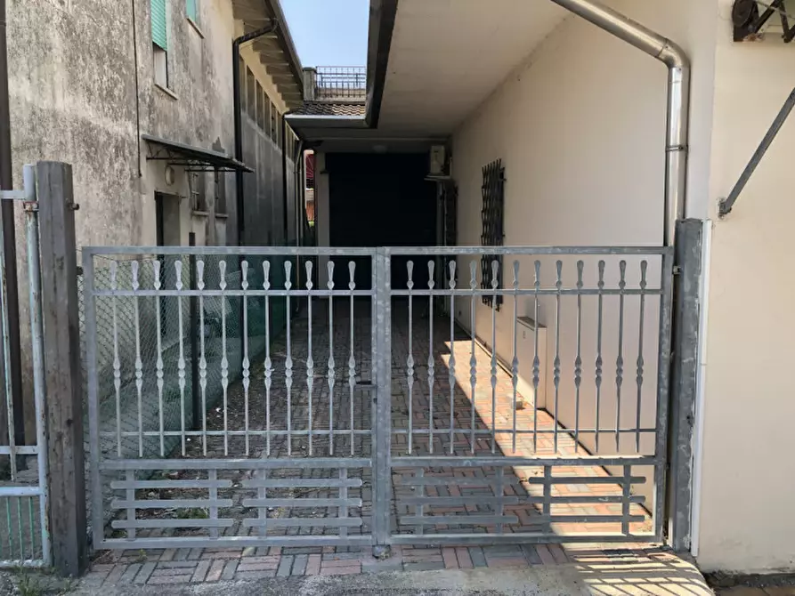 Immagine 68 di Casa indipendente in vendita  in via San Donato 66 a Correzzola