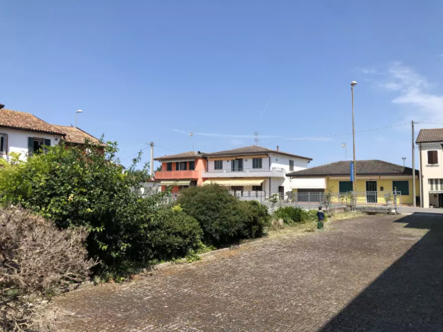 Immagine 79 di Casa indipendente in vendita  in via San Donato 66 a Correzzola