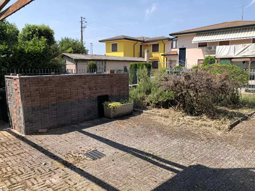 Immagine 82 di Casa indipendente in vendita  in via San Donato 66 a Correzzola