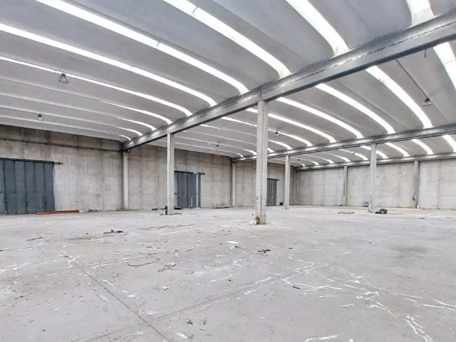 Immagine 3 di Capannone industriale in vendita  in Via Tarquinia, 01017 Tuscania VT, Italia a Tuscania