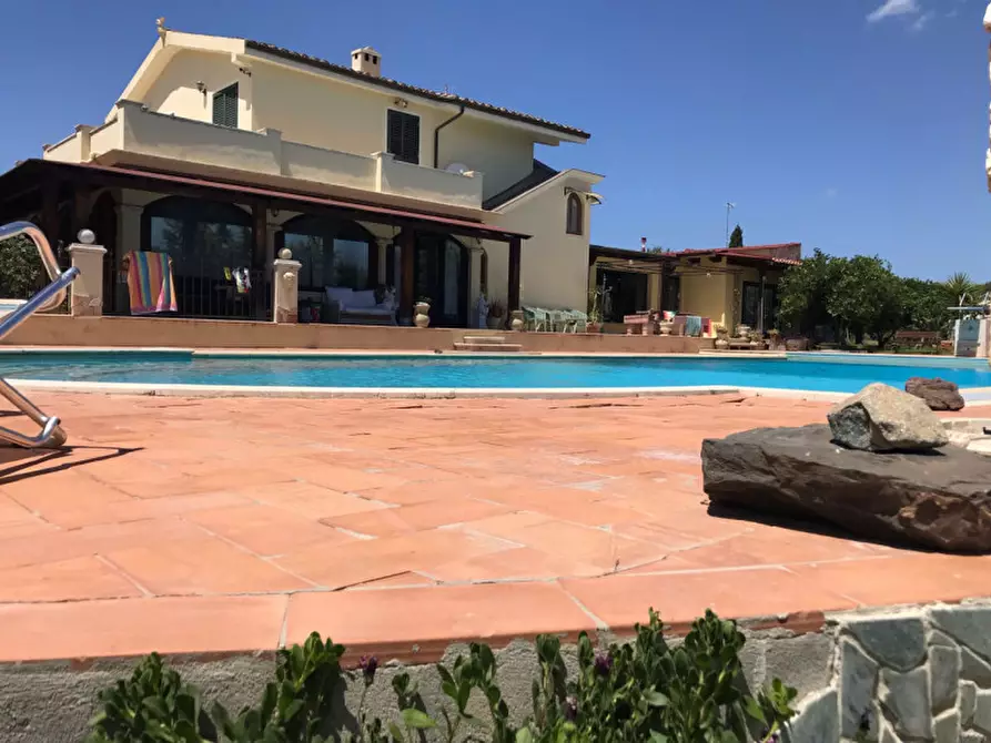 Immagine 2 di Villa in vendita  a Quartu Sant'elena