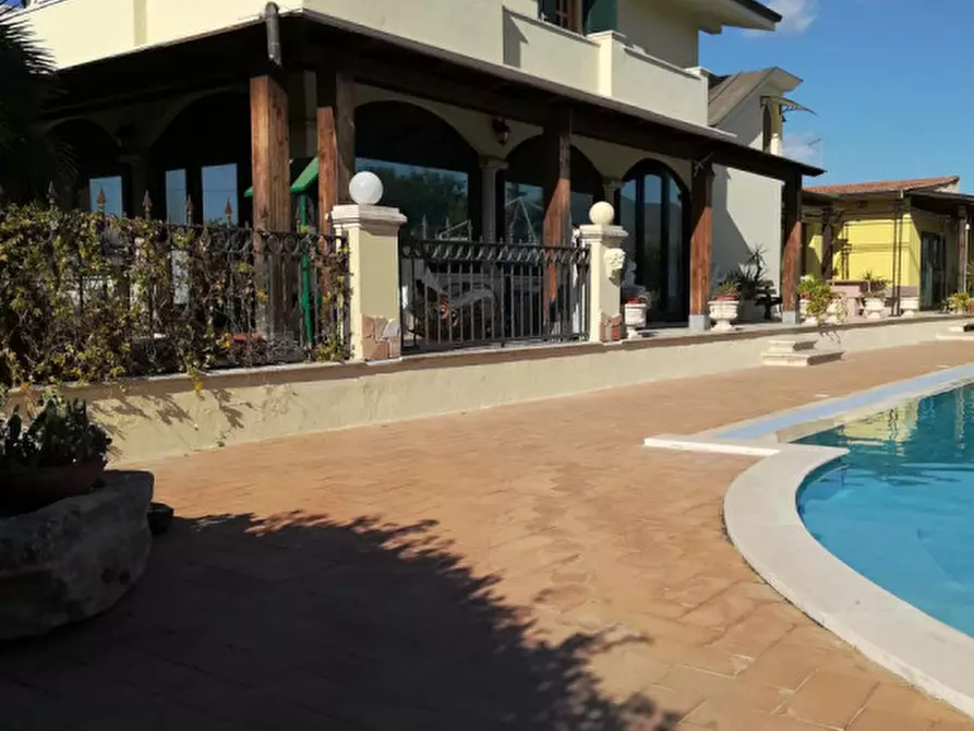 Immagine 3 di Villa in vendita  a Quartu Sant'elena