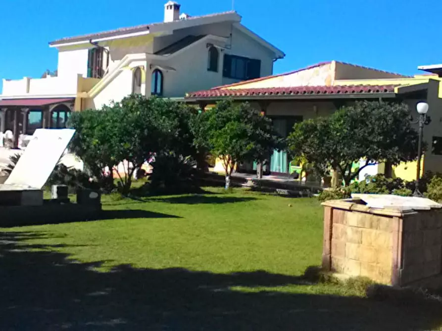 Immagine 17 di Villa in vendita  a Quartu Sant'elena