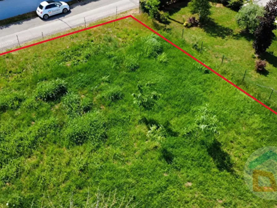 Immagine 11 di Terreno in vendita  in via giuseppe sinicco a Cormons