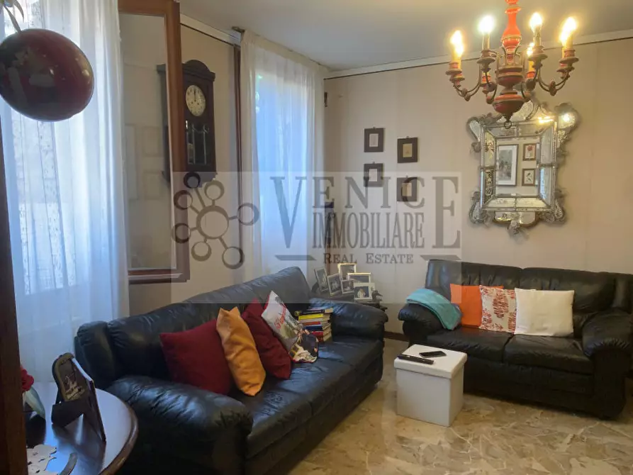 Immagine 1 di Villetta a schiera in vendita  in campo santa ternita a Venezia