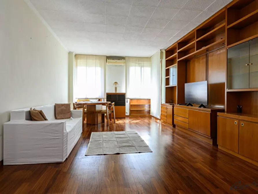 Immagine 3 di Appartamento in vendita  in Via Angelica Balabanoff a Roma