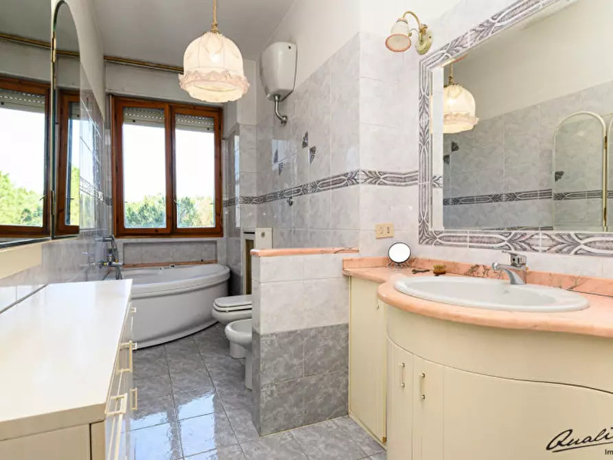 Immagine 15 di Appartamento in vendita  in Via Angelica Balabanoff a Roma